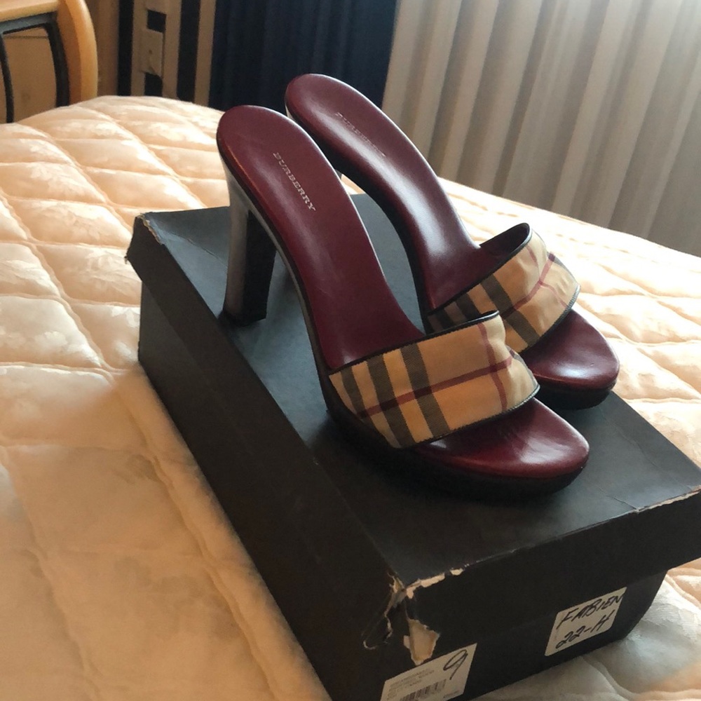 Burberry shoes